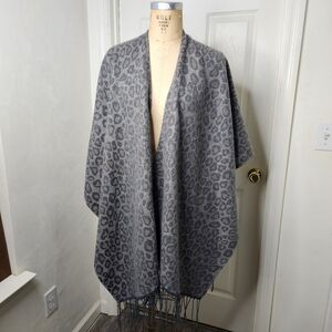 Gray‎ Leopard Print Woolrich Shawl one Size fringe trim womens